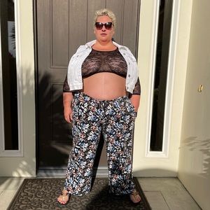 Torrid curve 3X stretch lace 3/4 sleeve crop top